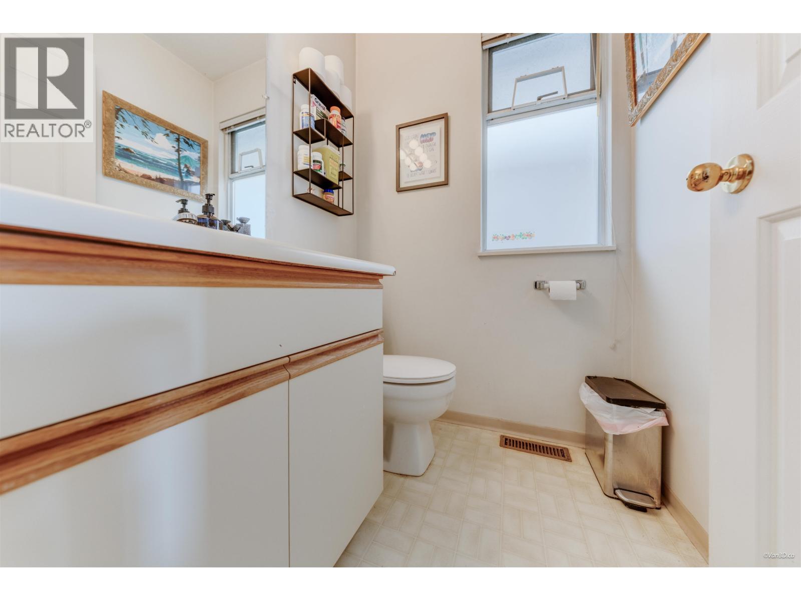 5 Bed, 3 Bath House for Sale in Vancouver – 5592 ELIZABETH STREET, Vancouver – MLS# R3152273 - Image 13