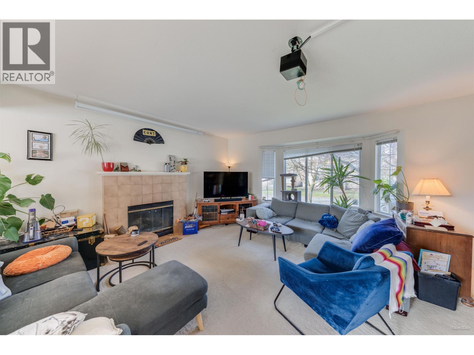5 Bed, 3 Bath House for Sale in Vancouver – 5592 ELIZABETH STREET, Vancouver – MLS# R3152273 - Image 2