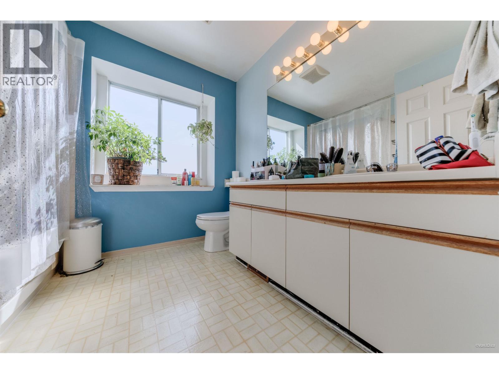 5 Bed, 3 Bath House for Sale in Vancouver – 5592 ELIZABETH STREET, Vancouver – MLS# R3152273 - Image 25