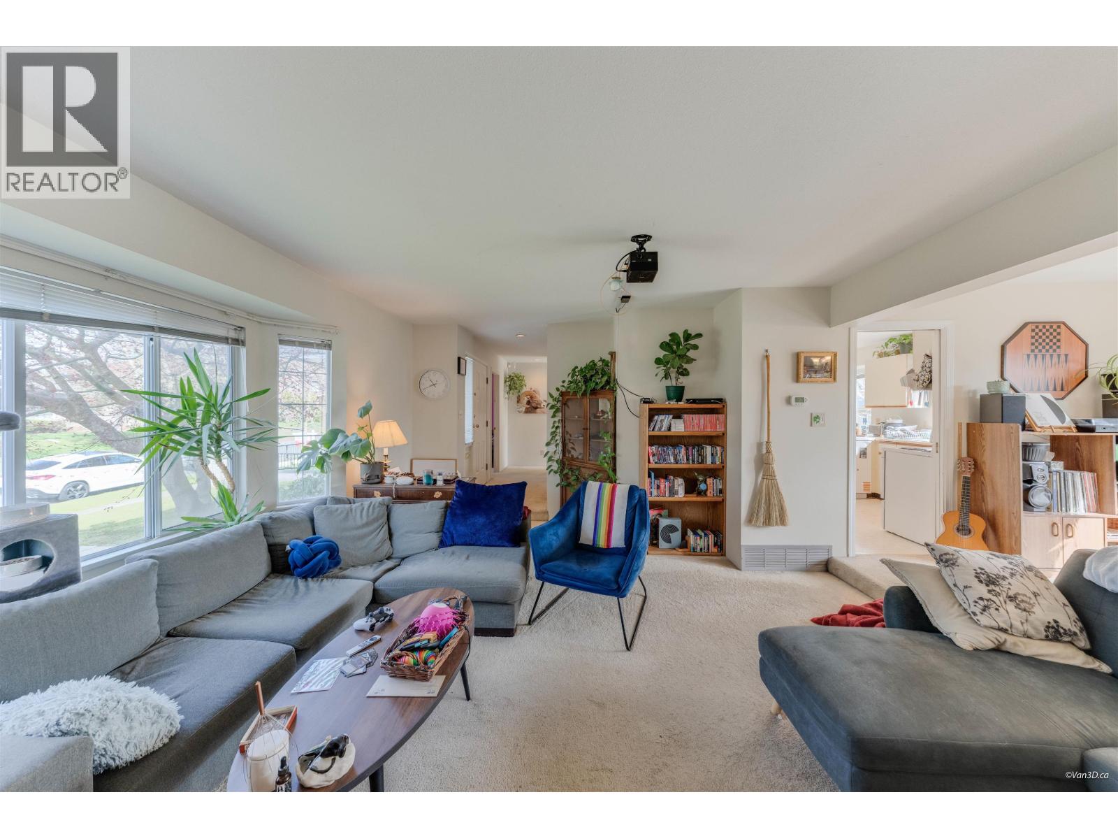 5 Bed, 3 Bath House for Sale in Vancouver – 5592 ELIZABETH STREET, Vancouver – MLS# R3152273 - Image 3