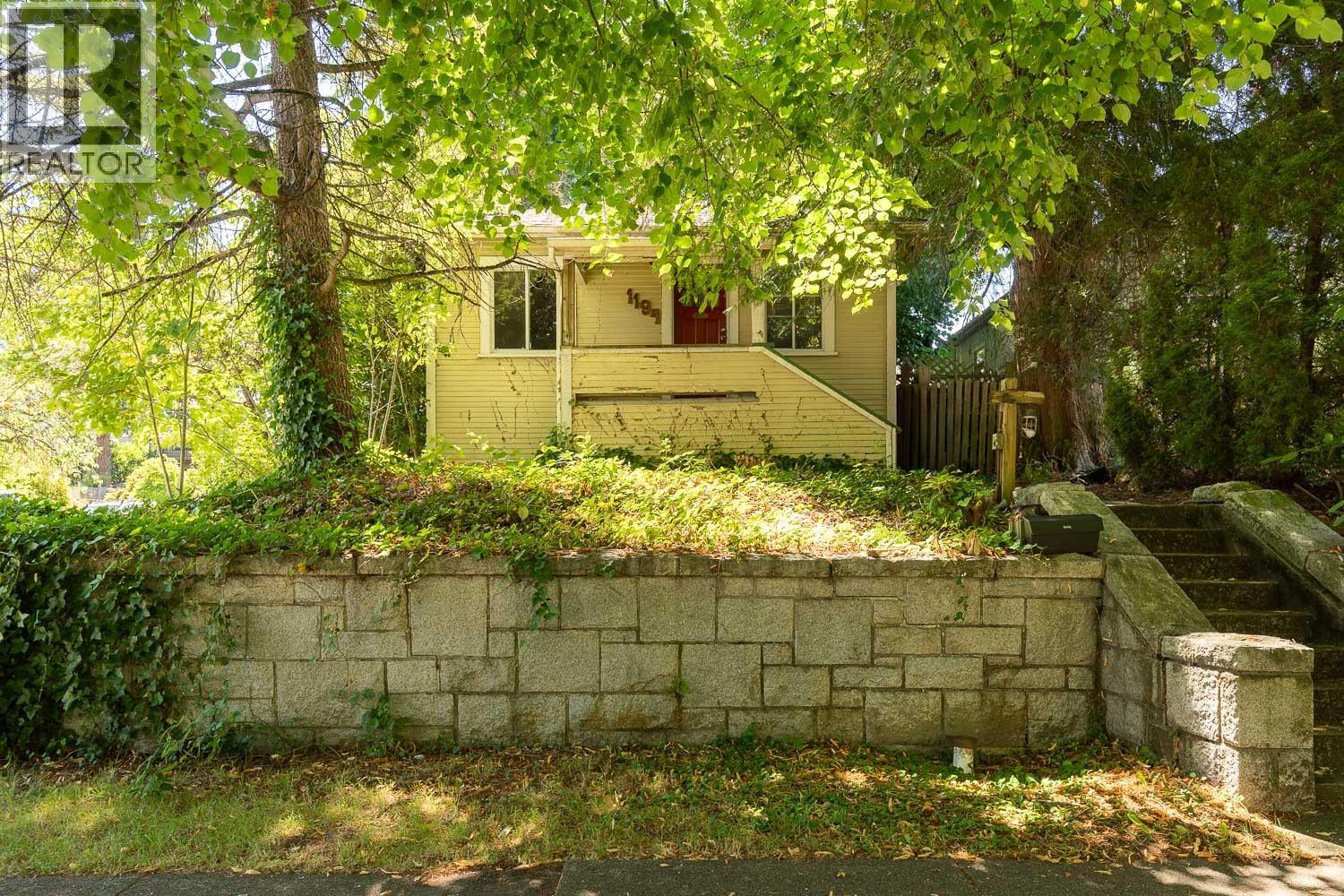 4 Bed, 2 Bath House for Sale in Vancouver – 1194 E 18TH AVENUE, Vancouver – MLS# R3152328 - Image 2