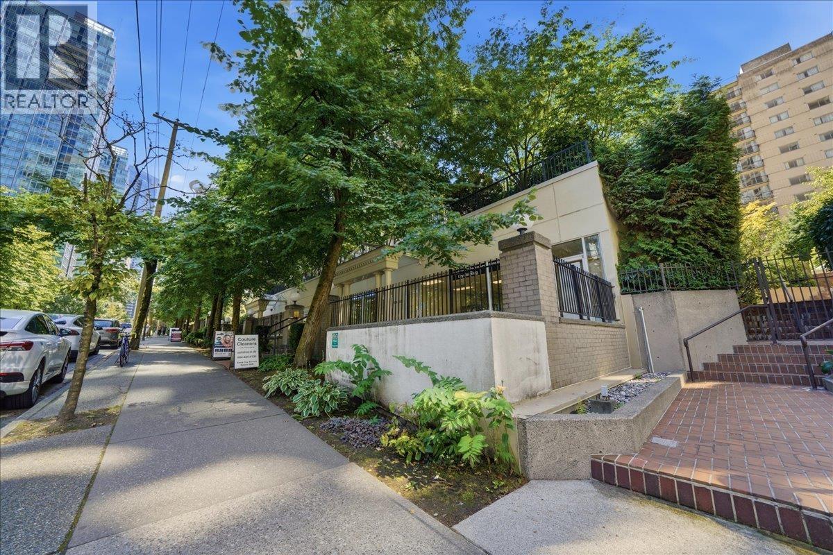 1338 ALBERNI STREET, Vancouver — photo 3