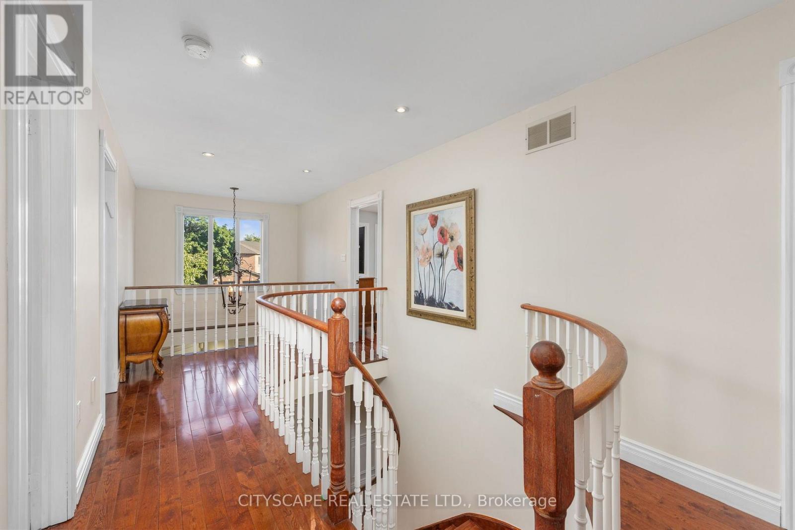 112 MULHOLLAND DRIVE - 23