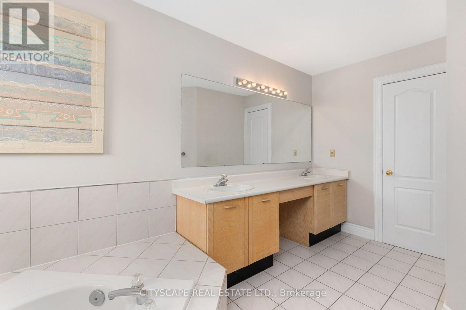 112 MULHOLLAND DRIVE - 26