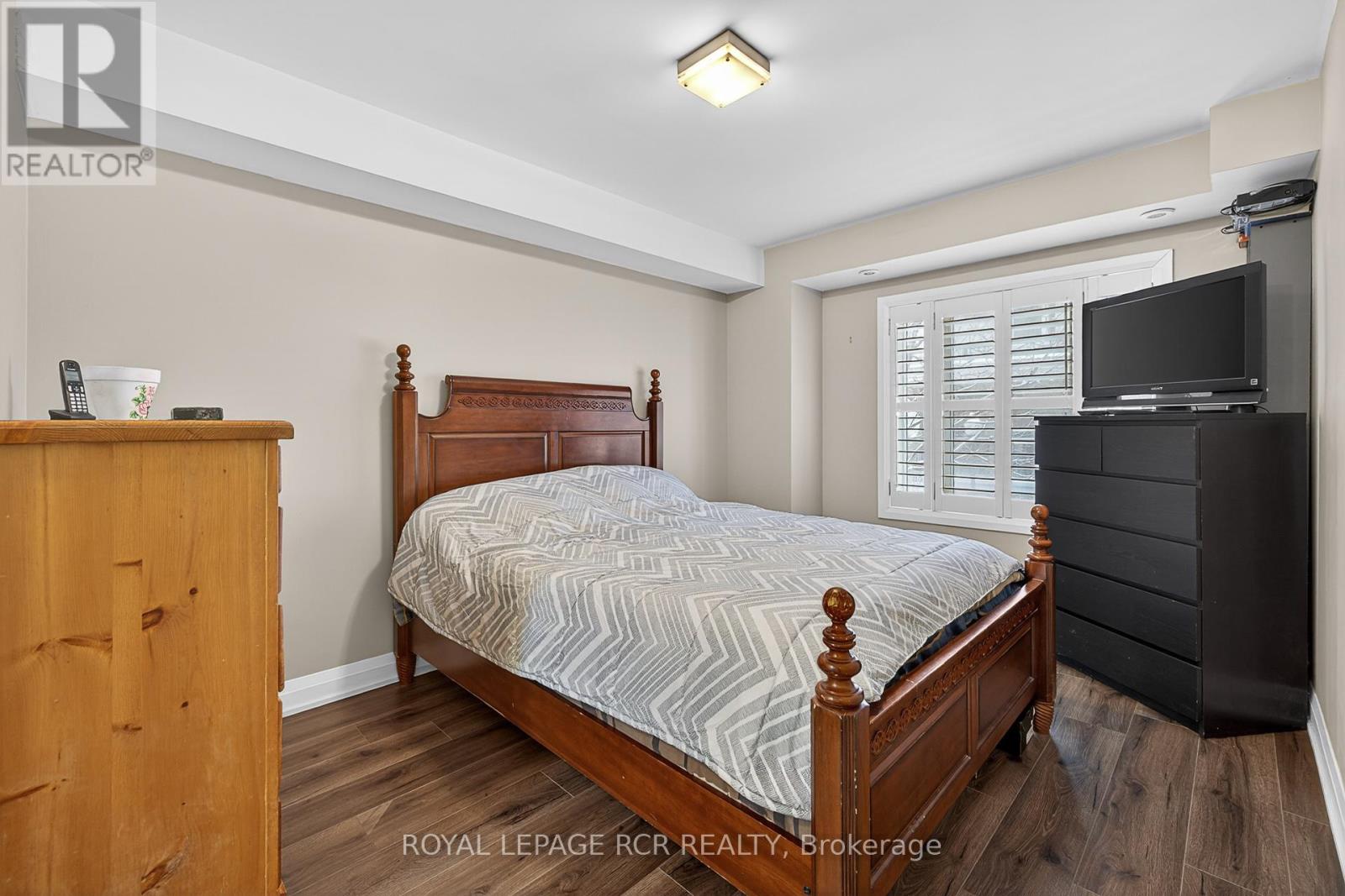 #138 326 JOHN STREET - 24