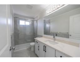 17396 62a Avenue, Surrey, BC V3S5J1 Photo 13