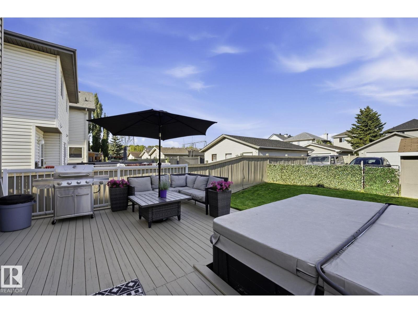 215 85 ST SW - 26