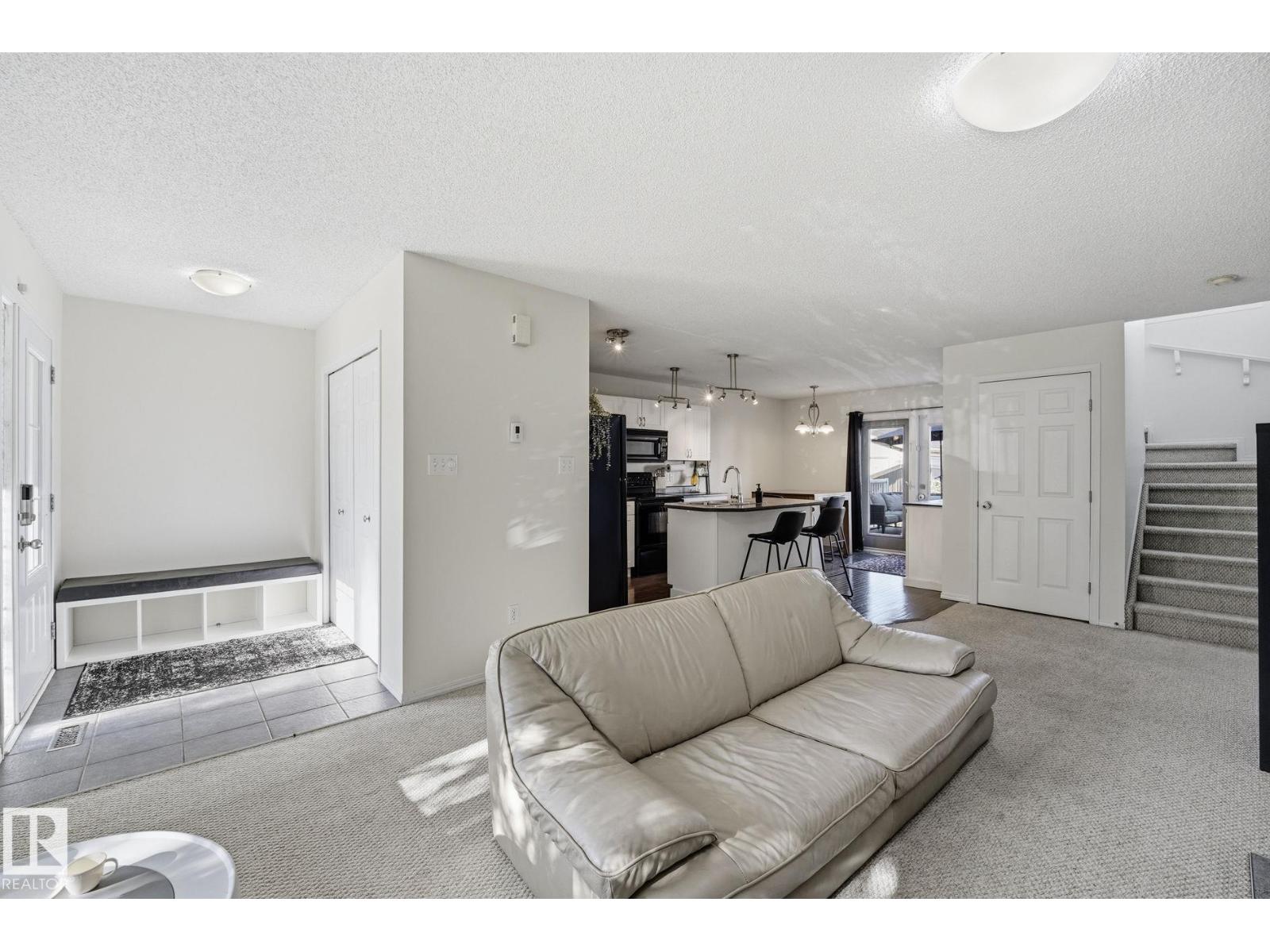 215 85 ST SW - 4