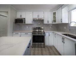 17396 62a Avenue, Surrey, BC V3S5J1 Photo 8