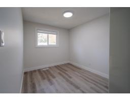 17396 62a Avenue, Surrey, BC V3S5J1 Photo 10