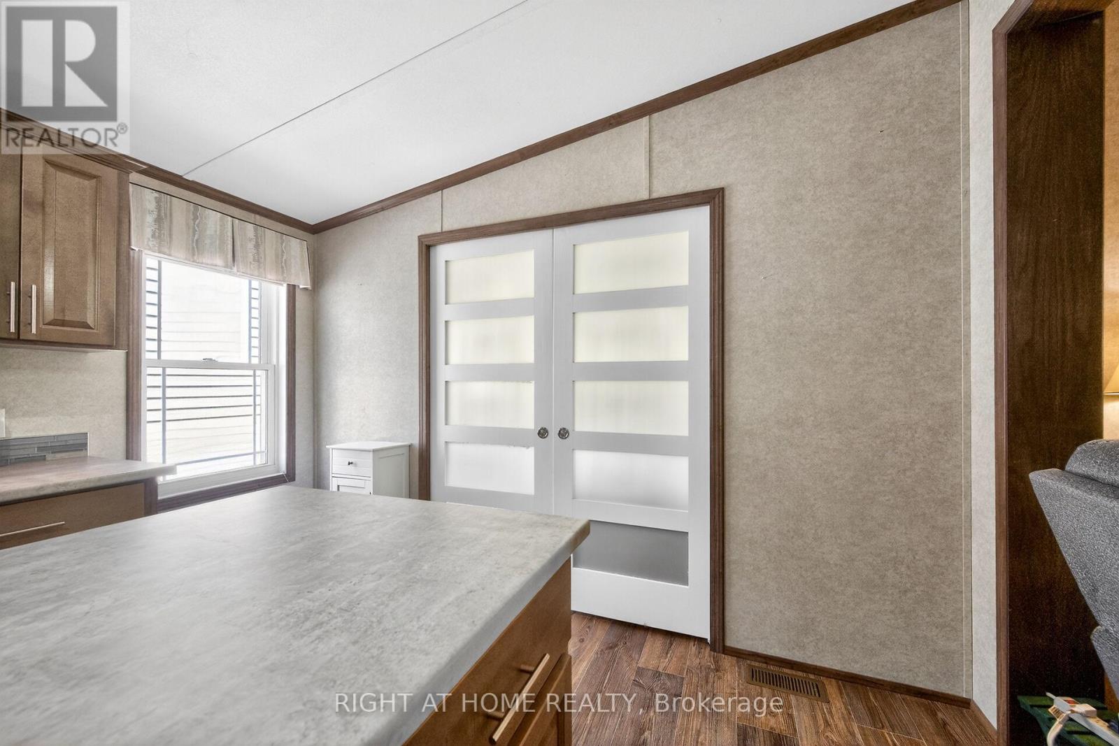 5 BEECH STREET - 4449 MILBUROUGH LINE - Image 27