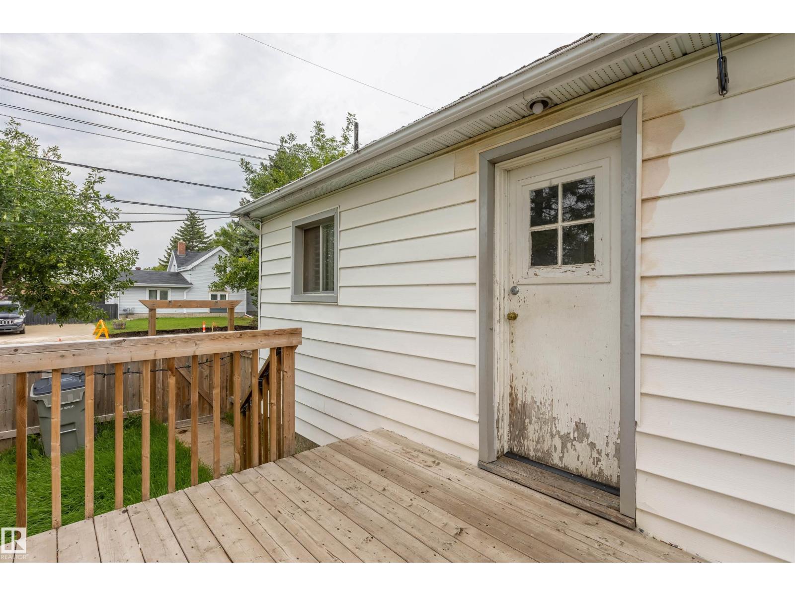 10013 98 AV - Image 25