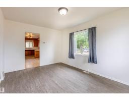 Bedroom 3 - 10013 98 Av, Morinville, AB T8R1G3 Photo 6