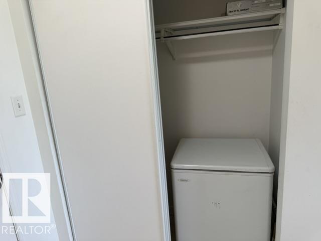 #210 70 WOODSMERE CL - Image 9