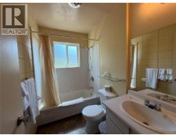1817 Campbell Way, Port Mcneill, BC V0N2R0 Photo 16