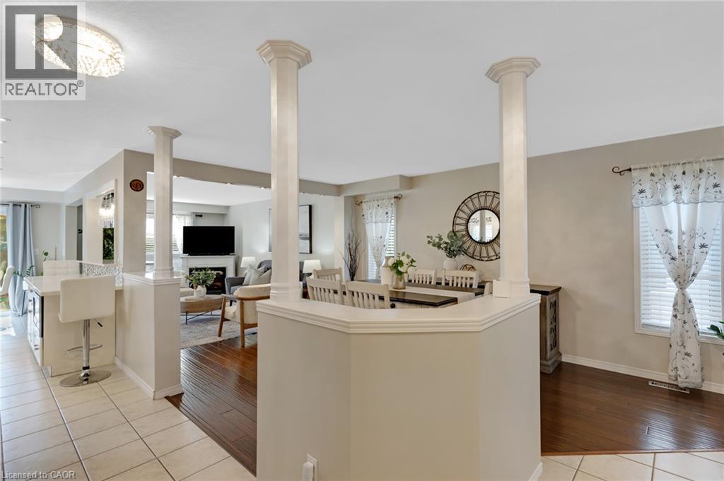 913 COPPER LEAF Crescent - 7