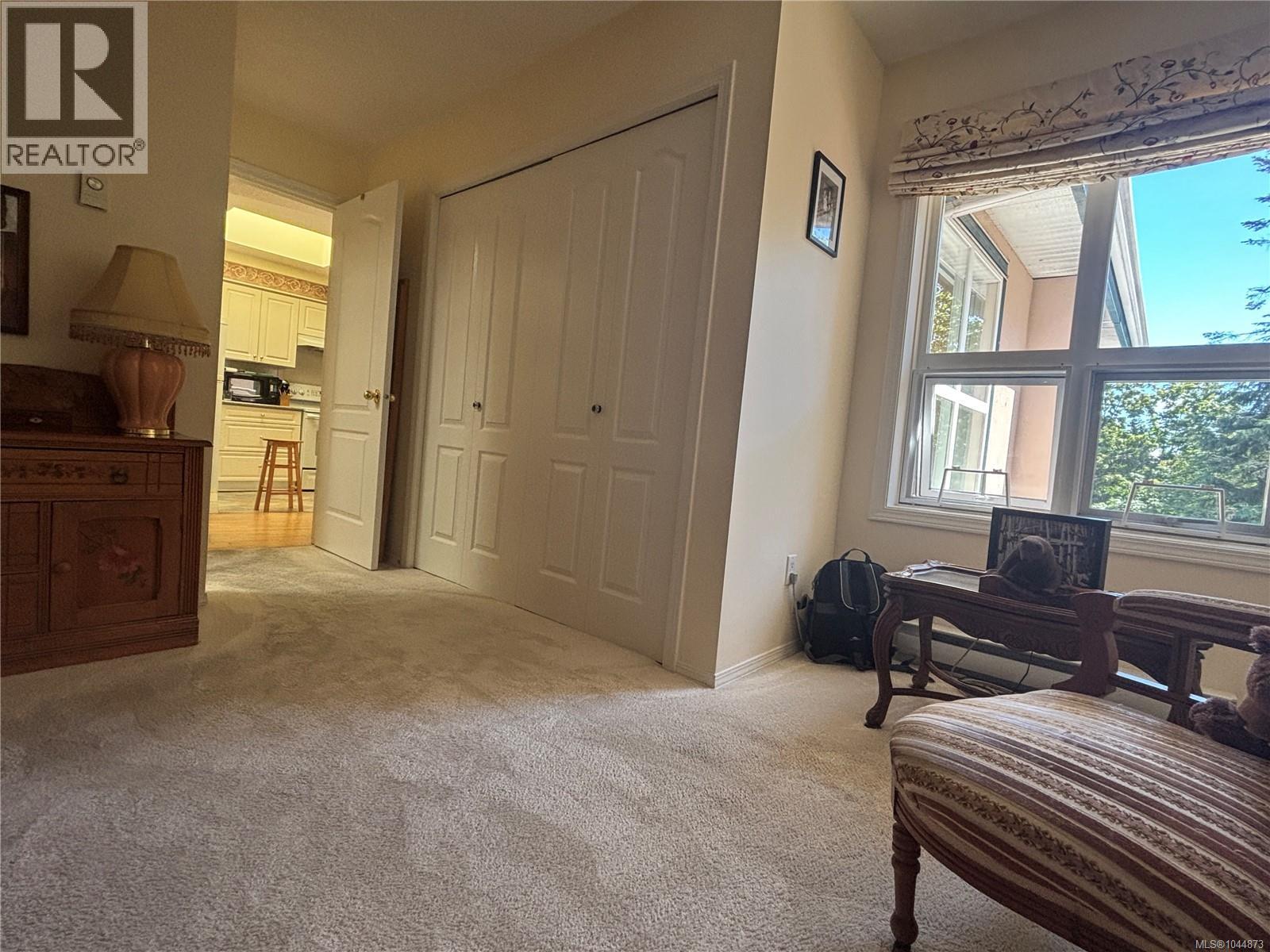 #403A 3000 Oak St - 8