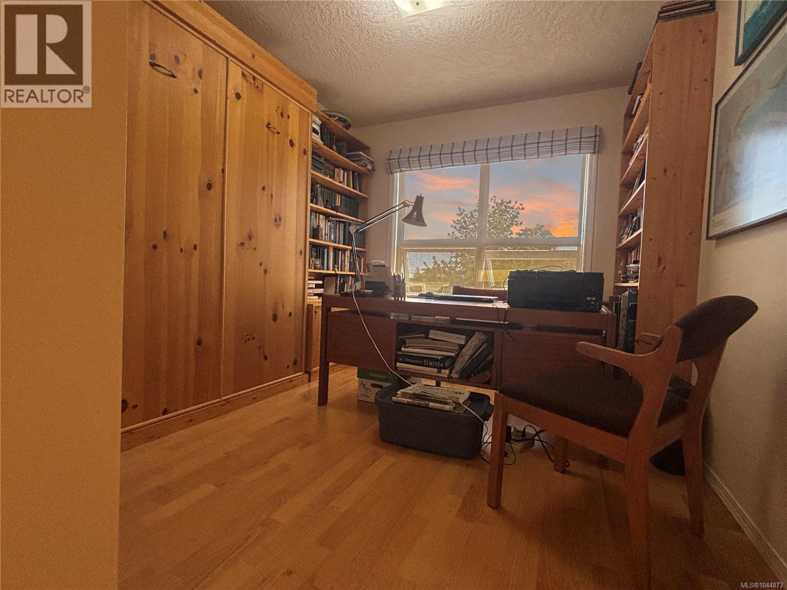 #403A 3000 Oak St - Image 6