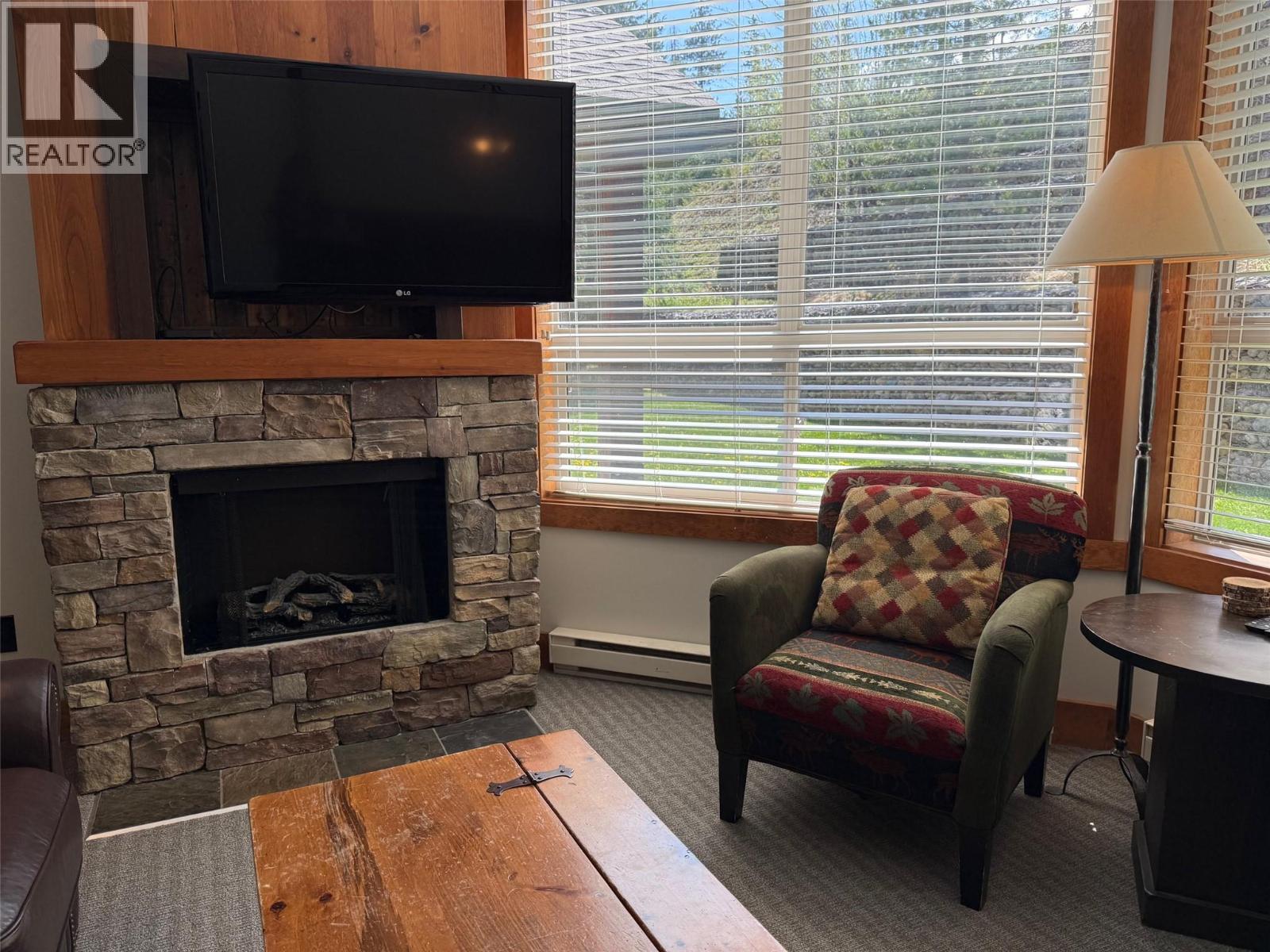 4559 TIMBERLINE Crescent Unit# 613D, Fernie — photo 2