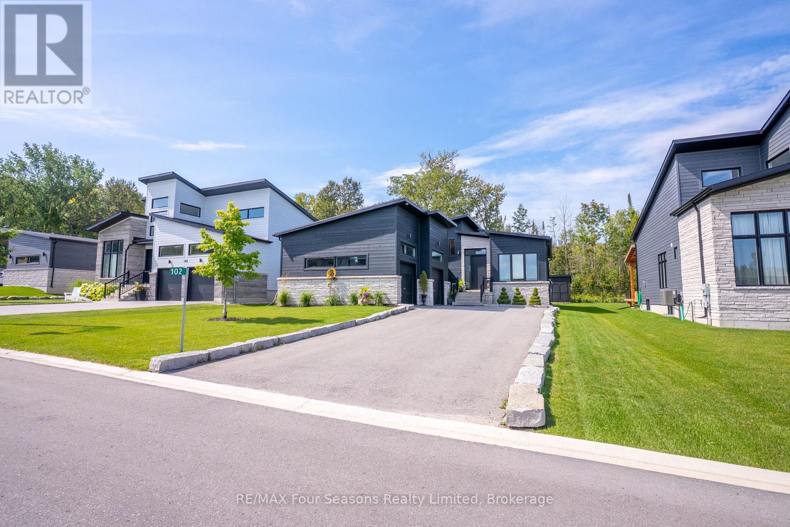 102 GOLDIE COURT - 4