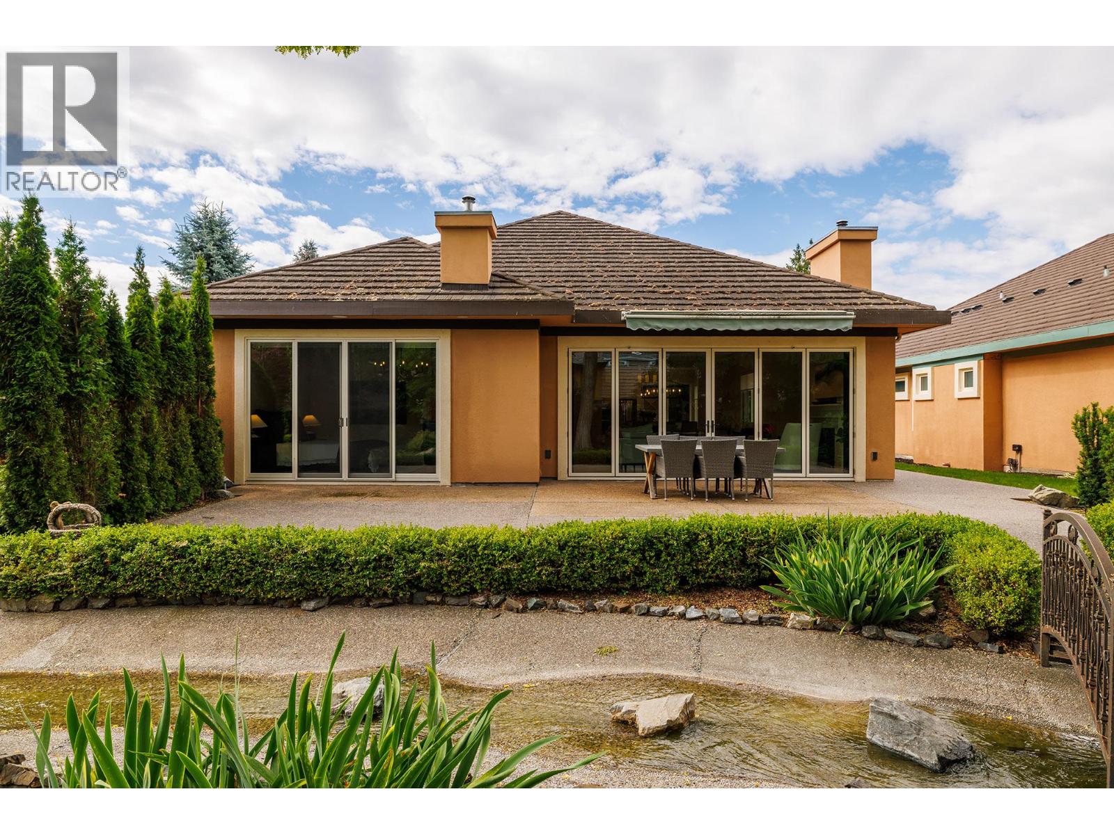 #4 2368 Abbott Street - 33