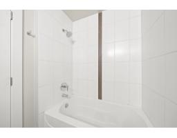 104 13740 75a Avenue, Surrey, BC V3W0E8 Photo 9