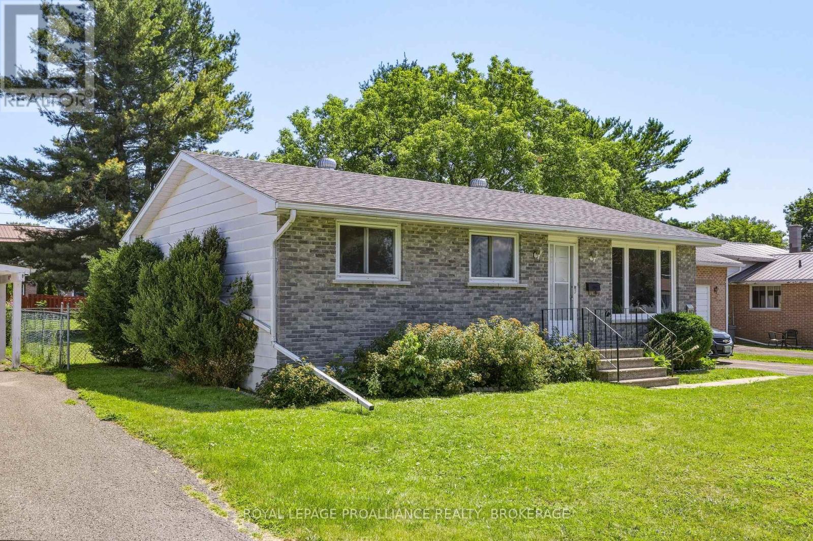 367 GEORGIANA STREET - 2