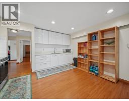 667 Cypress Street, Coquitlam, BC V3J6L3 Photo 12