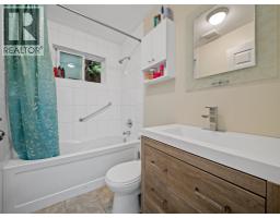 667 Cypress Street, Coquitlam, BC V3J6L3 Photo 22