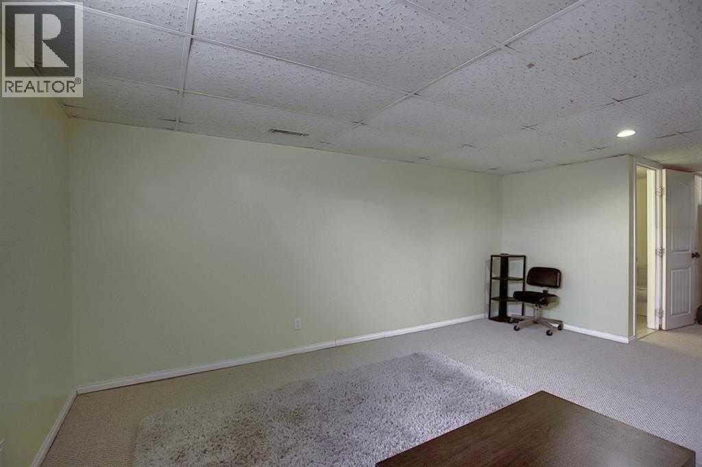 164 Faldale Close NE - 43