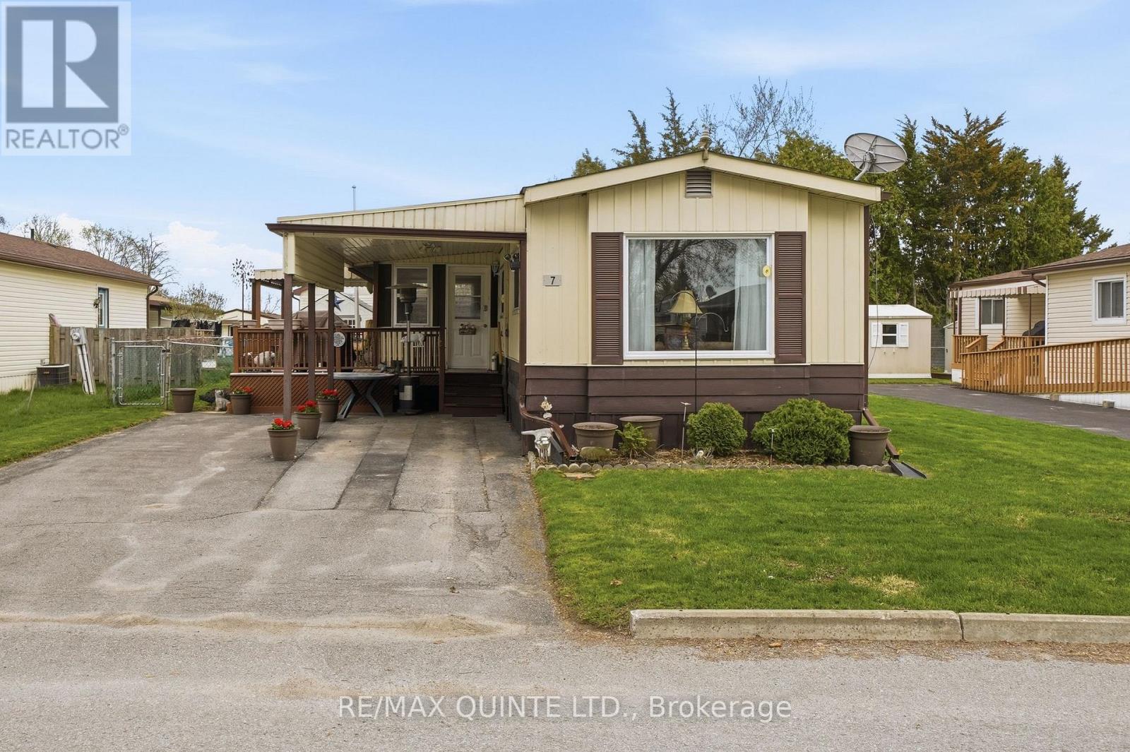 7 FINCH LANE - 4
