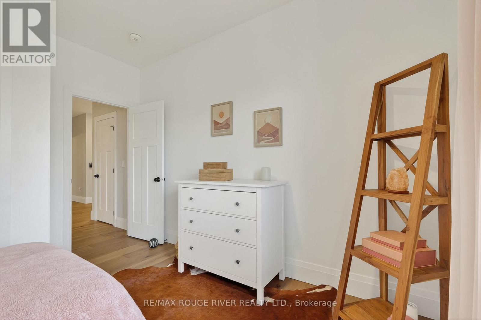 4 - 1000 D'ARCY STREET - Image 25
