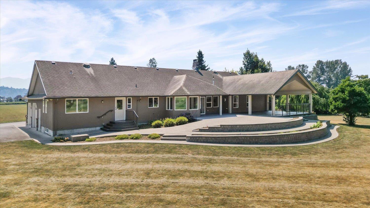 4 Bed, 3 Bath House for Sale in Chilliwack – 47083 BELL ROAD, Fairfield Island, Chilliwack – MLS# R3152306 - Image 4