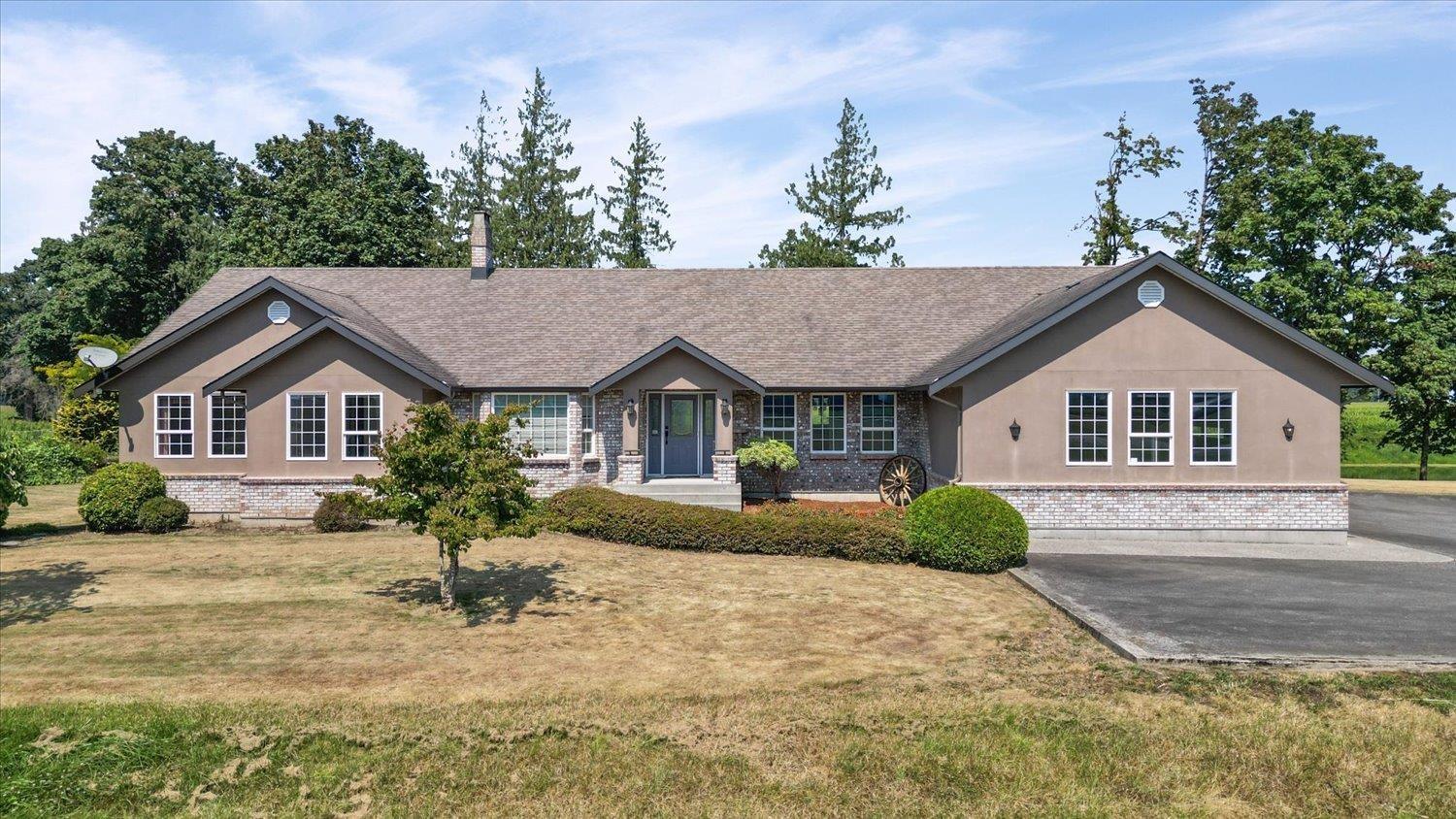 4 Bed, 3 Bath House for Sale in Chilliwack – 47083 BELL ROAD, Fairfield Island, Chilliwack – MLS# R3152306 - Image 2