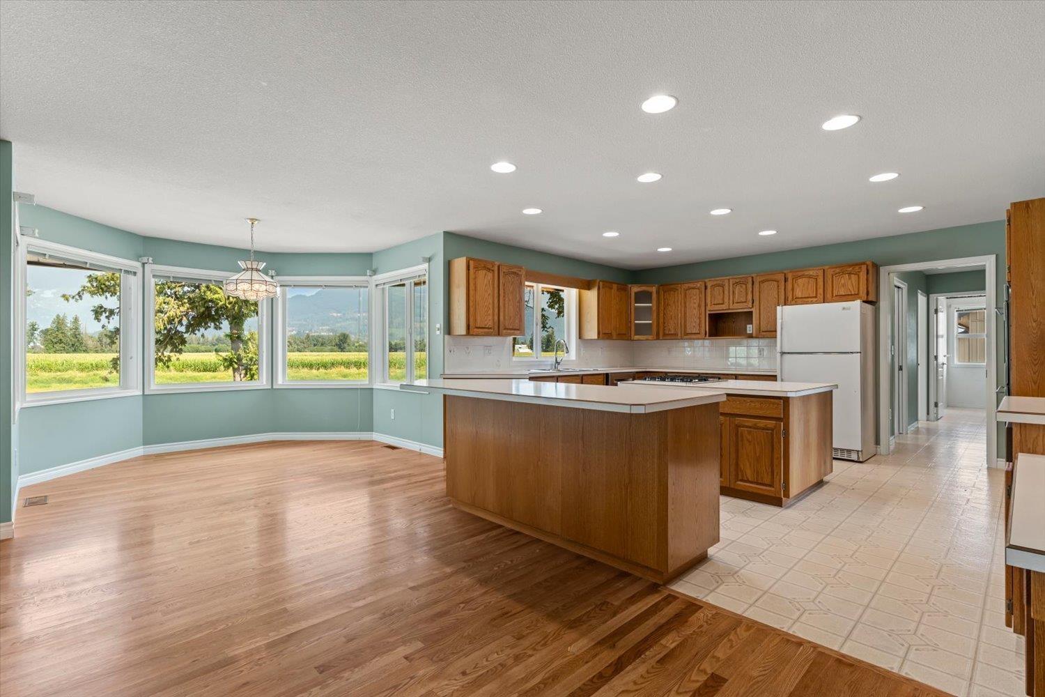 4 Bed, 3 Bath House for Sale in Chilliwack – 47083 BELL ROAD, Fairfield Island, Chilliwack – MLS# R3152306 - Image 19