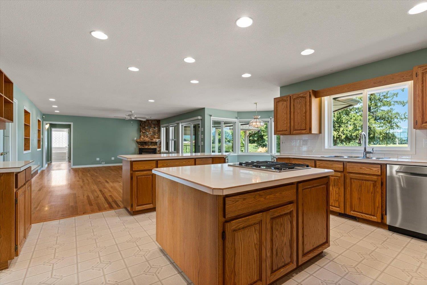 4 Bed, 3 Bath House for Sale in Chilliwack – 47083 BELL ROAD, Fairfield Island, Chilliwack – MLS# R3152306 - Image 21
