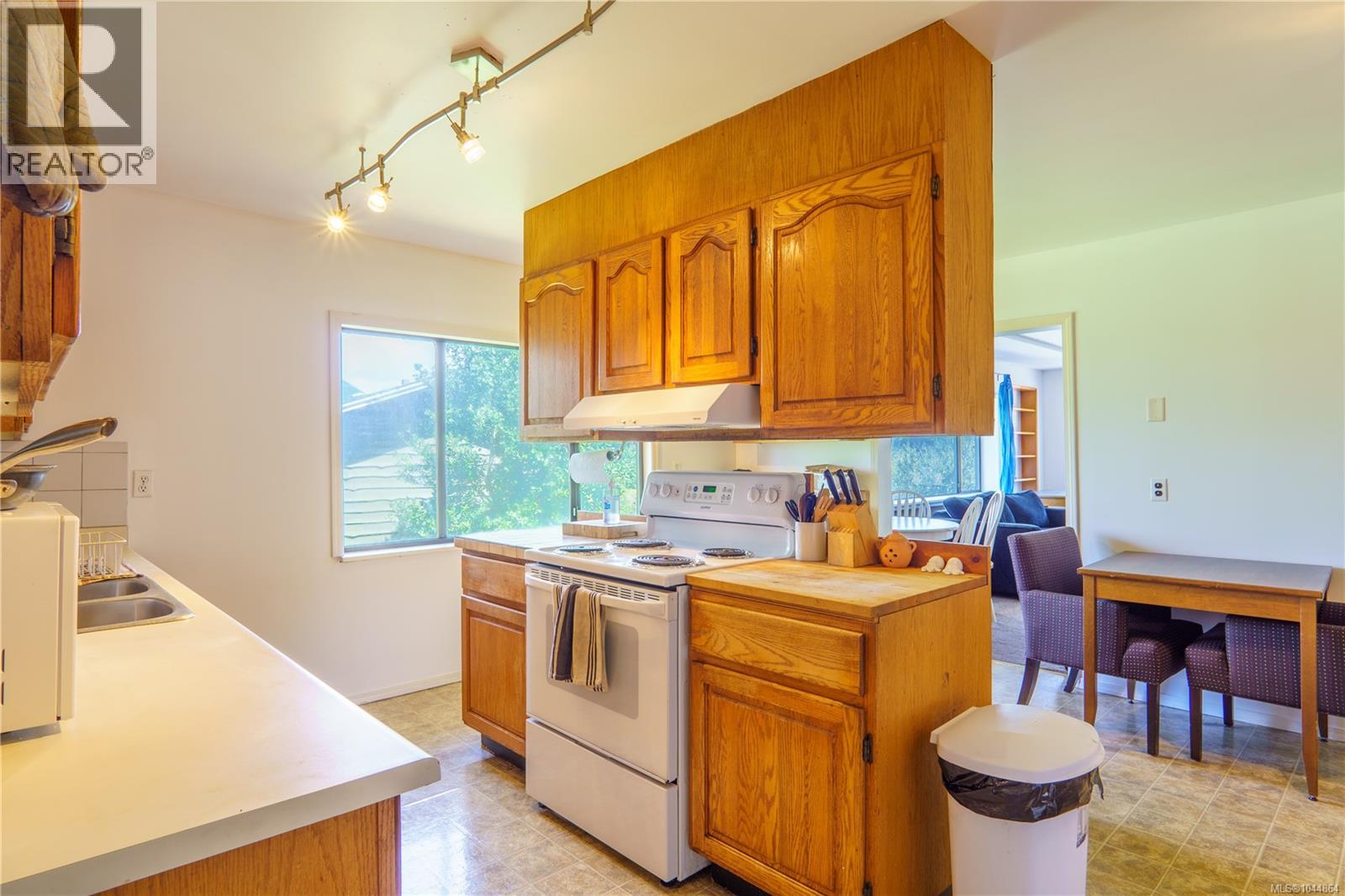 269 Matterson Dr - Image 12