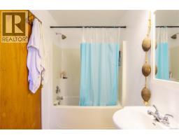 269 Matterson Dr, Ucluelet, BC V0R3A0 Photo 43