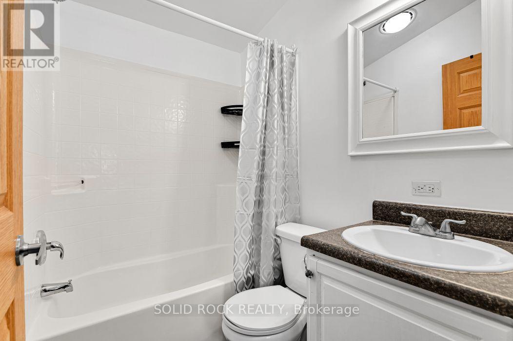 2 Bed, 1 Bath House for Rent in Ottawa – 90 – 3535 ST. JOSEPH BOULEVARD, Ottawa – MLS# X13636462 - Image 14