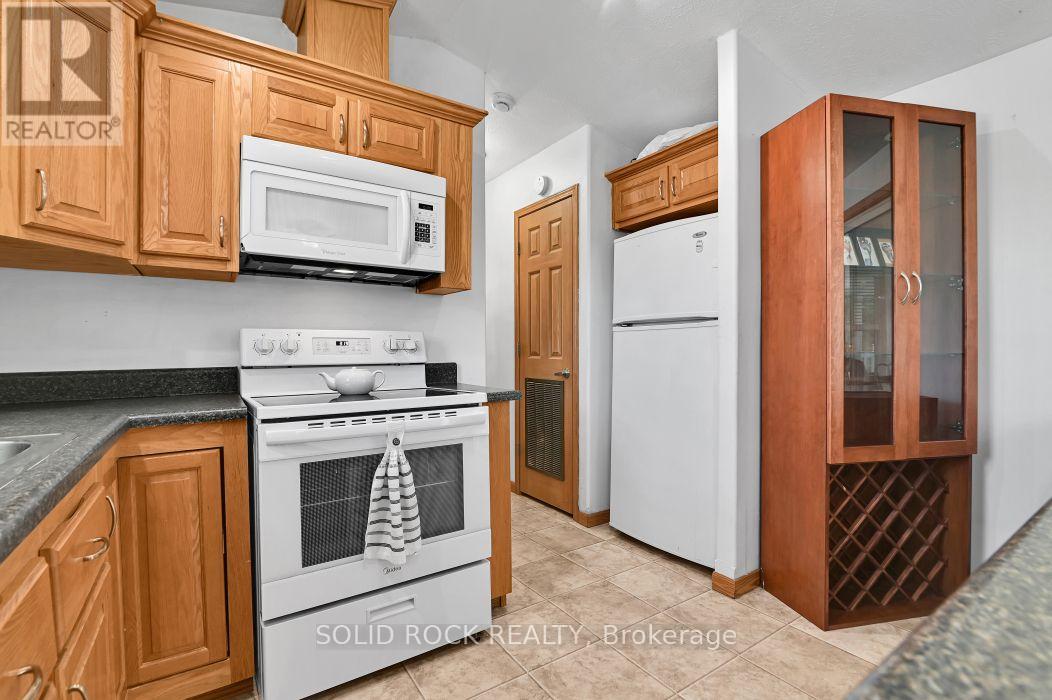 2 Bed, 1 Bath House for Rent in Ottawa – 90 – 3535 ST. JOSEPH BOULEVARD, Ottawa – MLS# X13636462 - Image 19