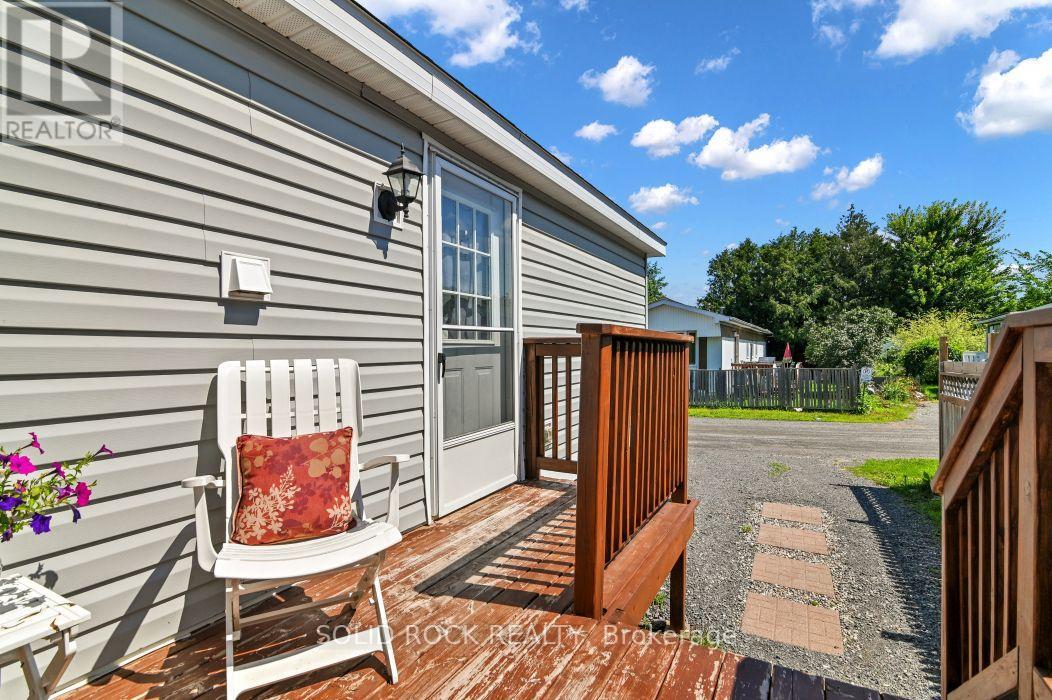 2 Bed, 1 Bath House for Rent in Ottawa – 90 – 3535 ST. JOSEPH BOULEVARD, Ottawa – MLS# X13636462 - Image 8