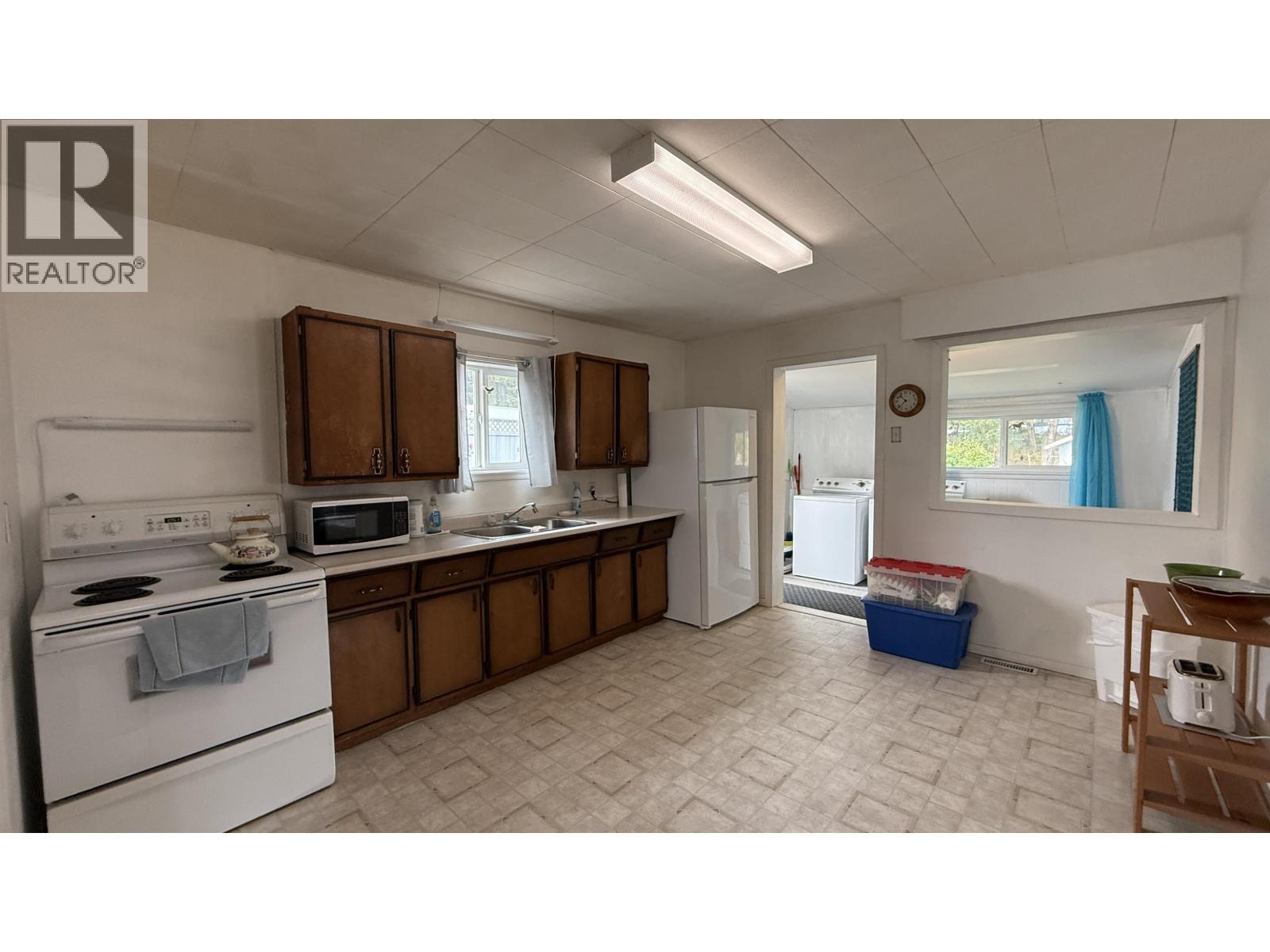 848 SCOTT ROAD - Image 3