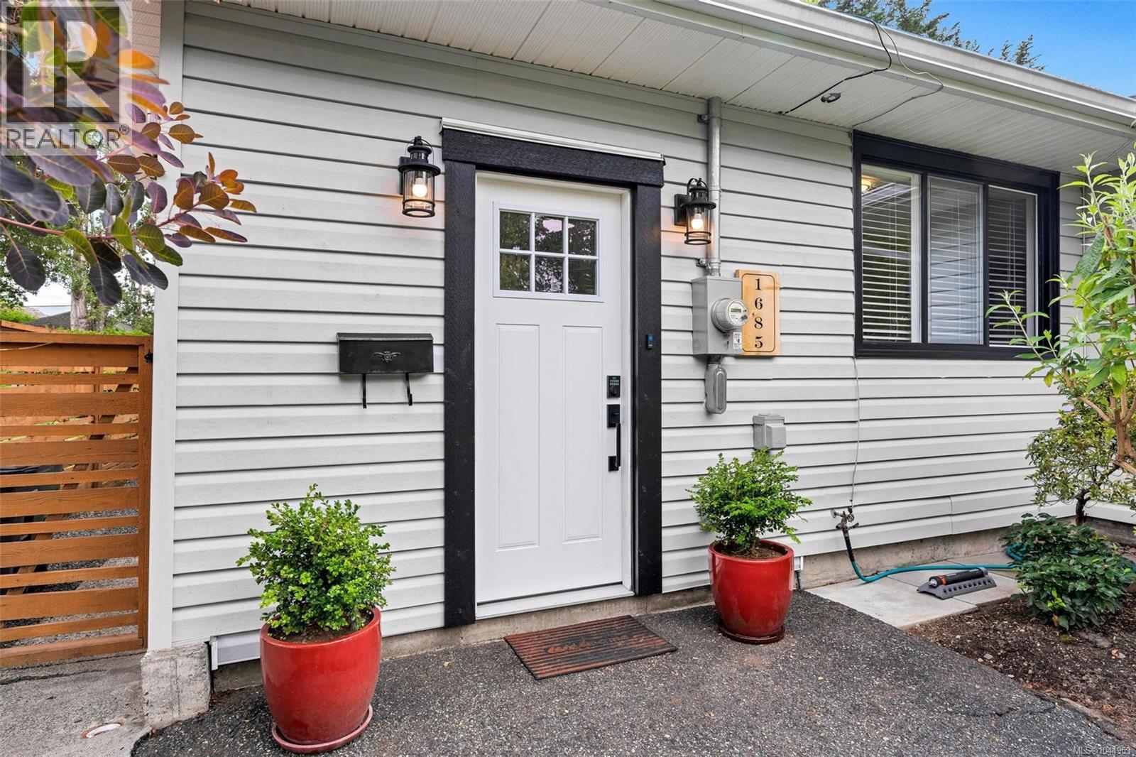 1685 Midgard Ave - 2