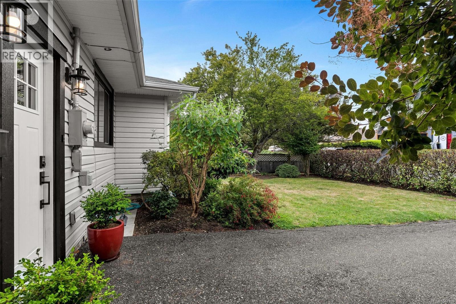 1685 Midgard Ave - Image 42