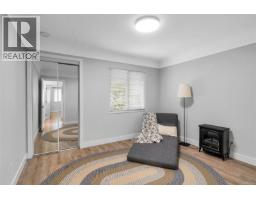 1685 Midgard Ave, Saanich, BC V8P2Y4 Photo 24
