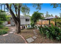 1685 Midgard Ave, Saanich, BC V8P2Y4 Photo 30