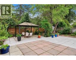 1685 Midgard Ave, Saanich, BC V8P2Y4 Photo 35