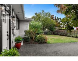 1685 Midgard Ave, Saanich, BC V8P2Y4 Photo 42