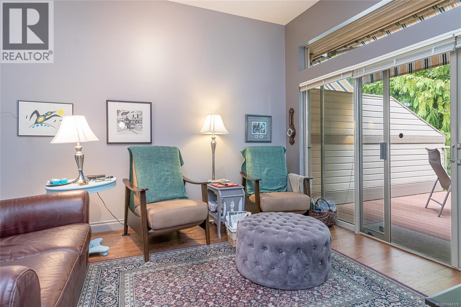 888 Lakes Blvd - Image 18