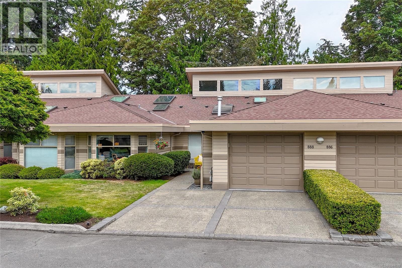 888 Lakes Blvd - 2